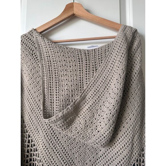 Lisa Maree REVOLVE Days End Crochet Hooded Poncho Size L Grey - Picture 7 of 7